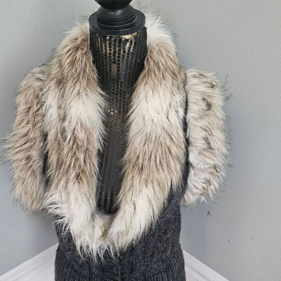 Loft sleeveless faux fur sweater vest size XS - Picture 3 of 13